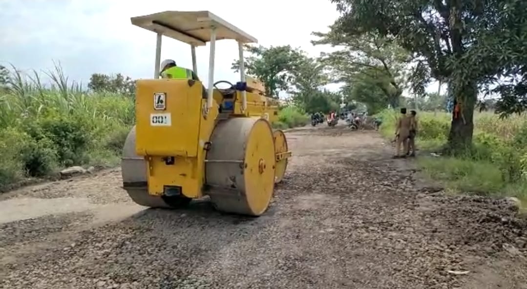 Dinas PUTR Kabupaten Cirebon Perbaiki 48 Ruas Jalan. 9 IMG 20230405 WA0100
