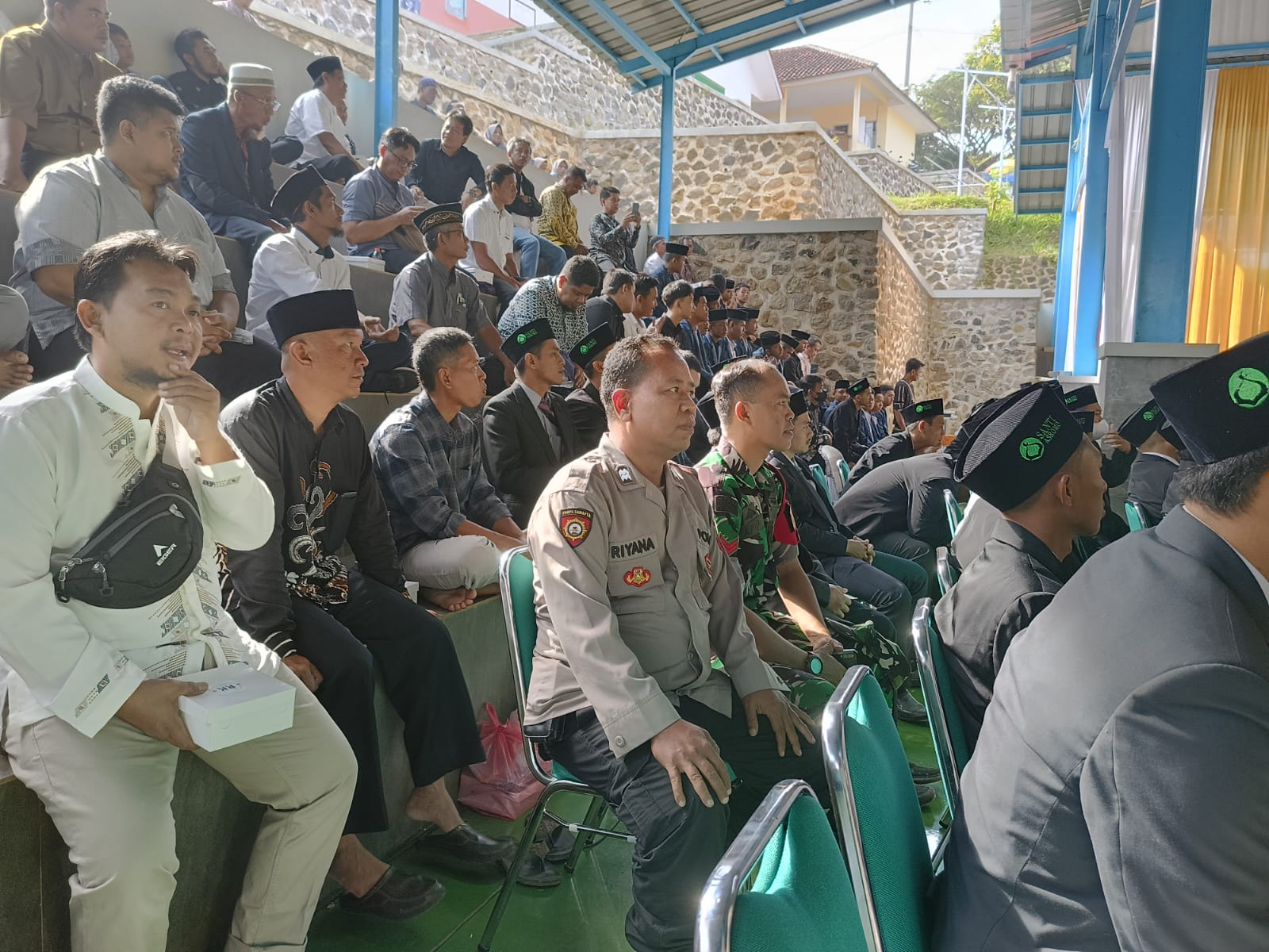 Mewakili Kapolsek, Kanit Samapta Hadiri Wisuda 2023 Haflatu Takhorruj SMP SMA Prakarya Pondok Mardah Santi Asromo 9 IMG 20230521 WA0031