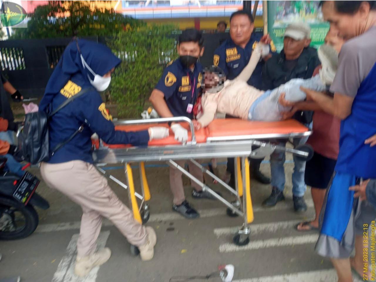 Sidokkes Polres Majalengka Sigap Bantu Korban Laka Lantas 9 IMG 20230527 WA0125