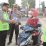 Operasi Zebra, Kapolres Beri Sovenir Kepada Pengguna Jalan Yang Tertib