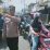 Antisipasi Kemacetan Siang,Pospam Polsek Cibeber Gatur Lalin Di Pasar Cibeber