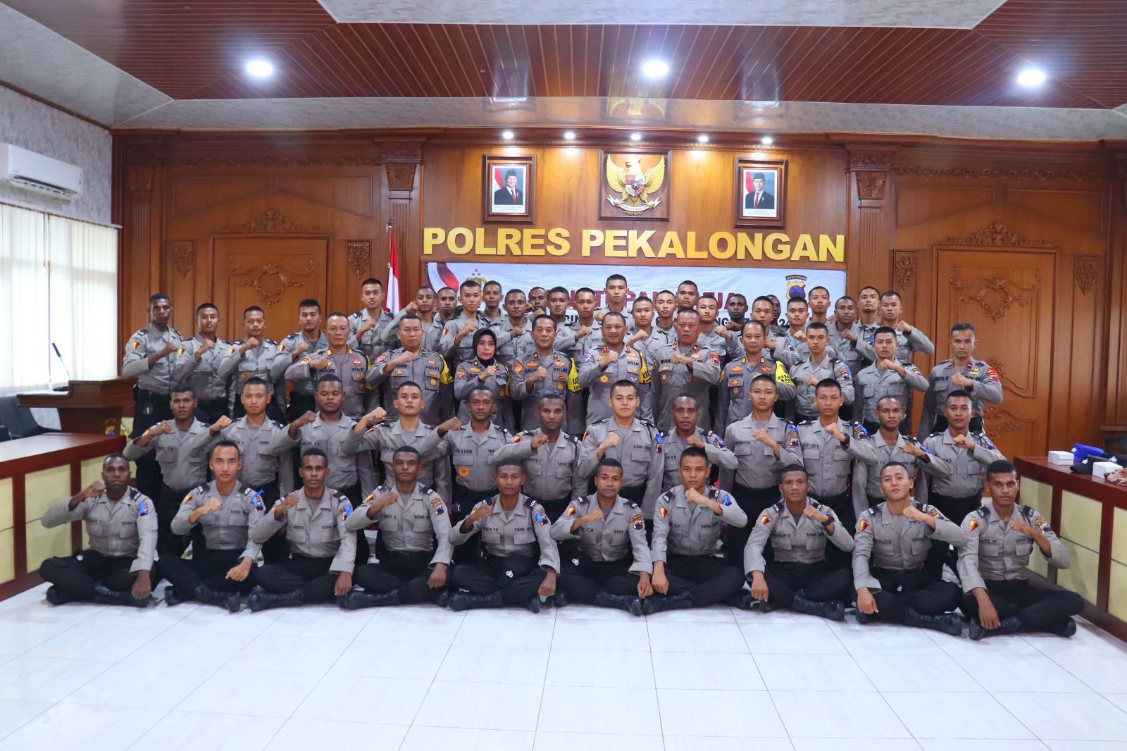 Kapolres Pekalongan Pimpin Penutupan Latja Siswa Diktuk Bintara Polri Gelombang II TA. 2024 SPN Polda Jateng 9 IMG 20241207 WA0068