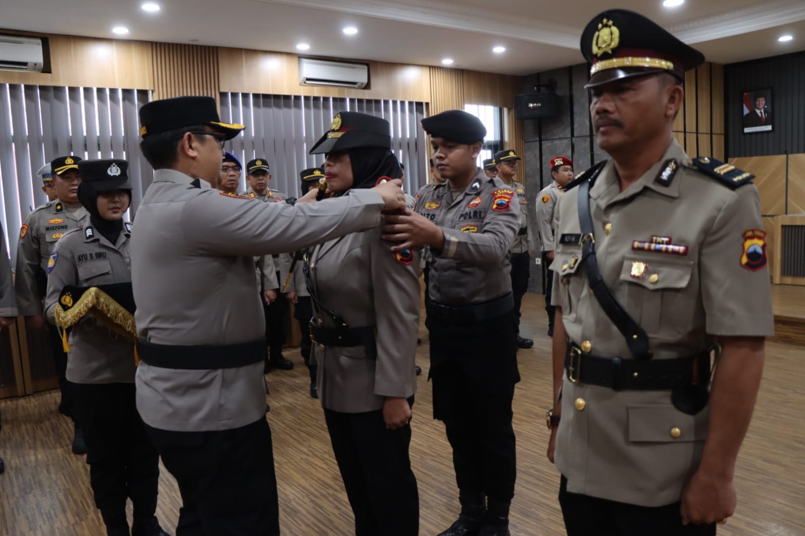 Iptu Rofik Hidayat Jabat Kapolsek Ketanggungan. Ini Pesan Kapolres Brebes Saat Pimpin Sertijab 9 IMG 20250113 WA0063