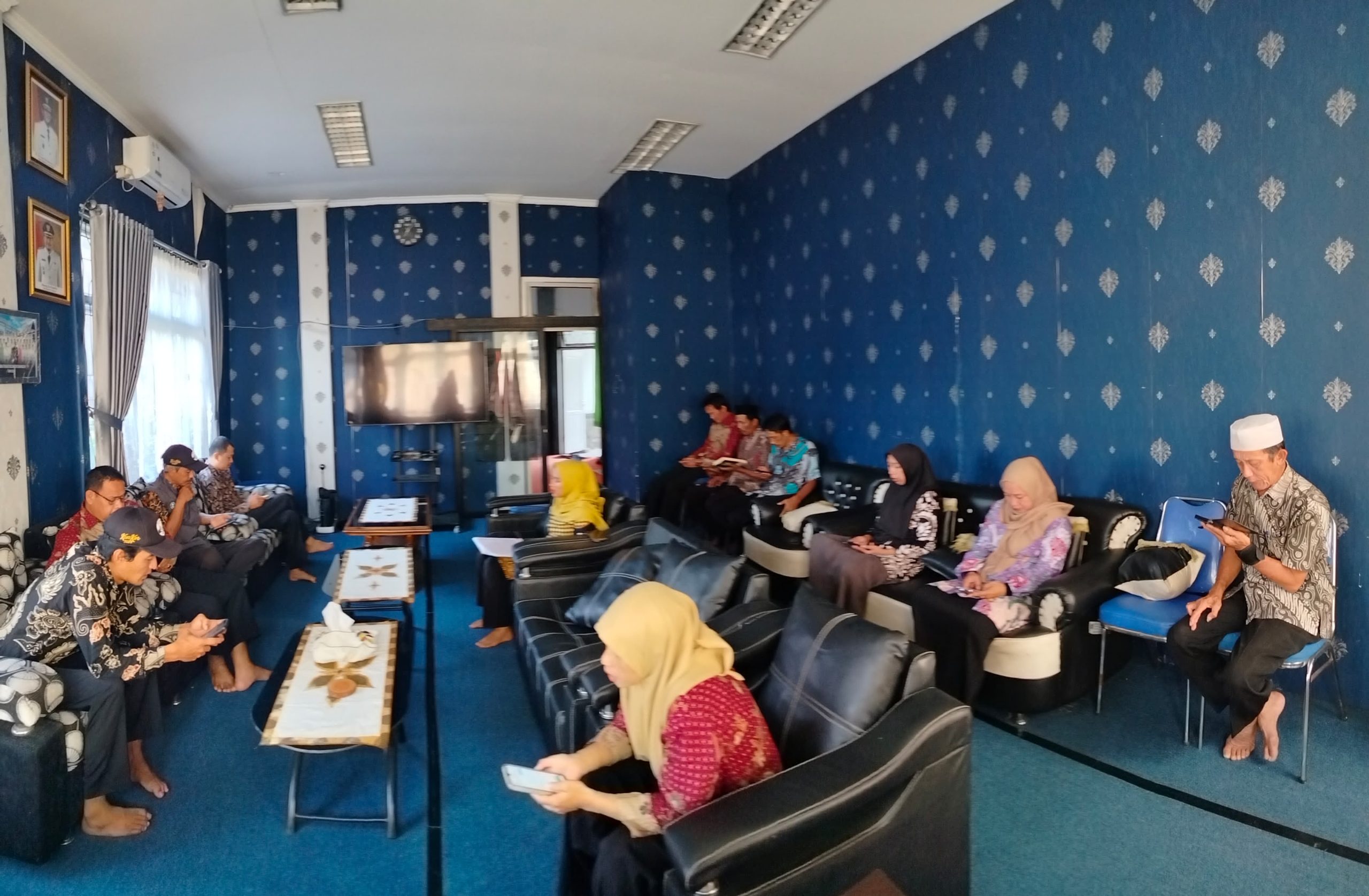Pegawai Kecamatan Darangdan Giat Tadarusan Al-Qur'an Sebelum Bekerja Layani Masyarakat* 8 IMG 20250309 WA0000 scaled