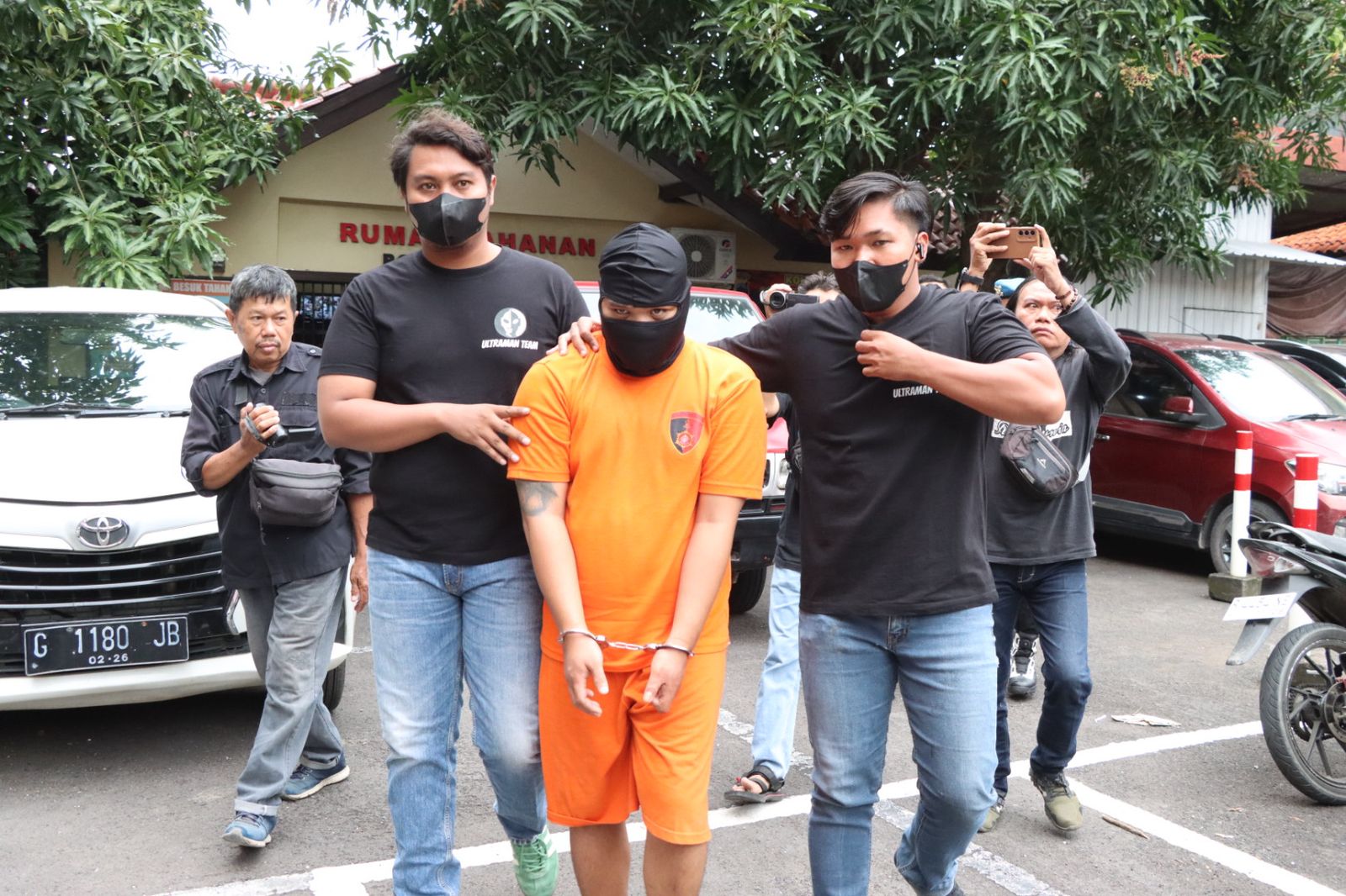 Satresnarkoba Polres Brebes Ungkap Peredaran Gelap Narkotika, Sita 203,6 Gram Sabu 9 IMG 20250312 WA0023