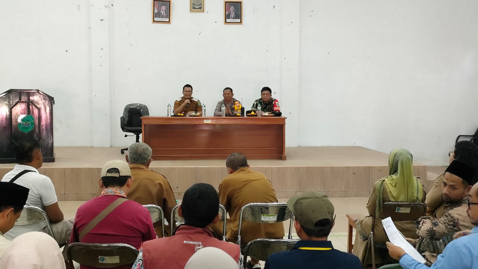 Kapolsek Pagaden Hadiri Rapat Minggon Tingkat Kecamatan 9 IMG 20250422 WA0021