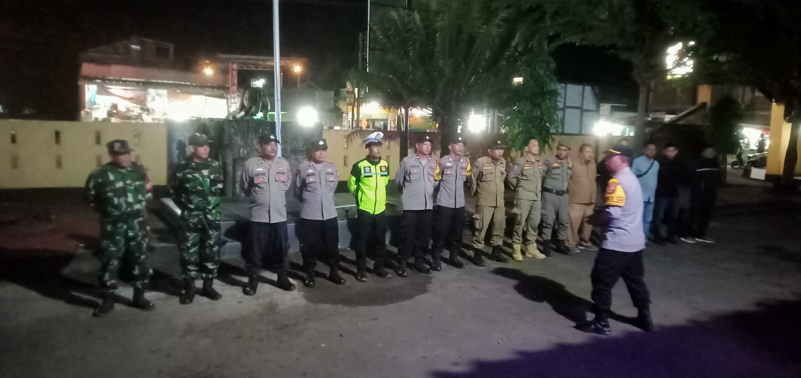 Kapolsek Pagaden Polres Subang Pimpin Apel Gabungan KRYD TNI-Polri Dan Satpol PP 6 IMG 20250520 WA0030