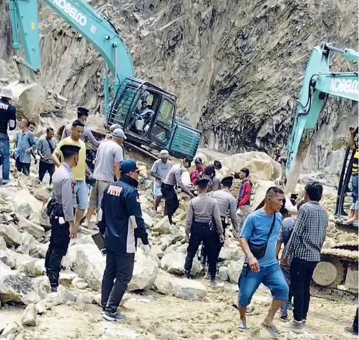 Longsor di Gunung Kuda Bobos Cirebon, Menelan korban puluhan pekerja tertimpa longsor. 6 Screenshot 20250530 164440