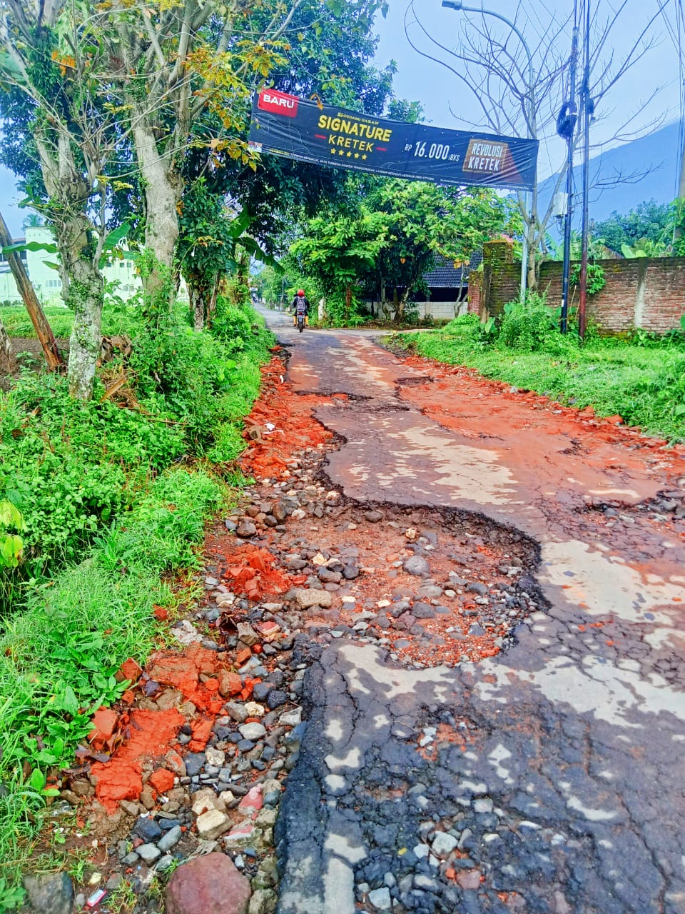 Pemerintah jangan tutup mata, Jalan Cigintung Panawuan rusak parah dan bergelombang 9 IMG 20250813 WA0121