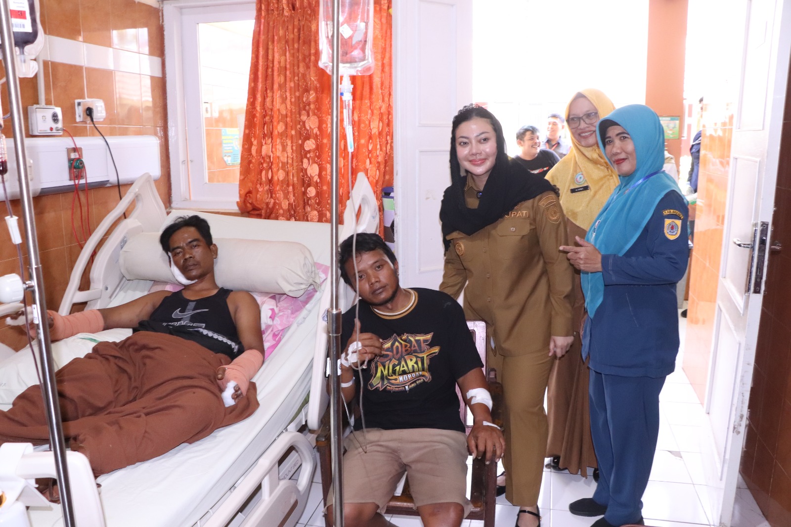 Tingkatkan Layanan Kesehatan, Bupati Brebes Serahkan 3 Armada Darurat . 8 IMG 20250924 WA0006