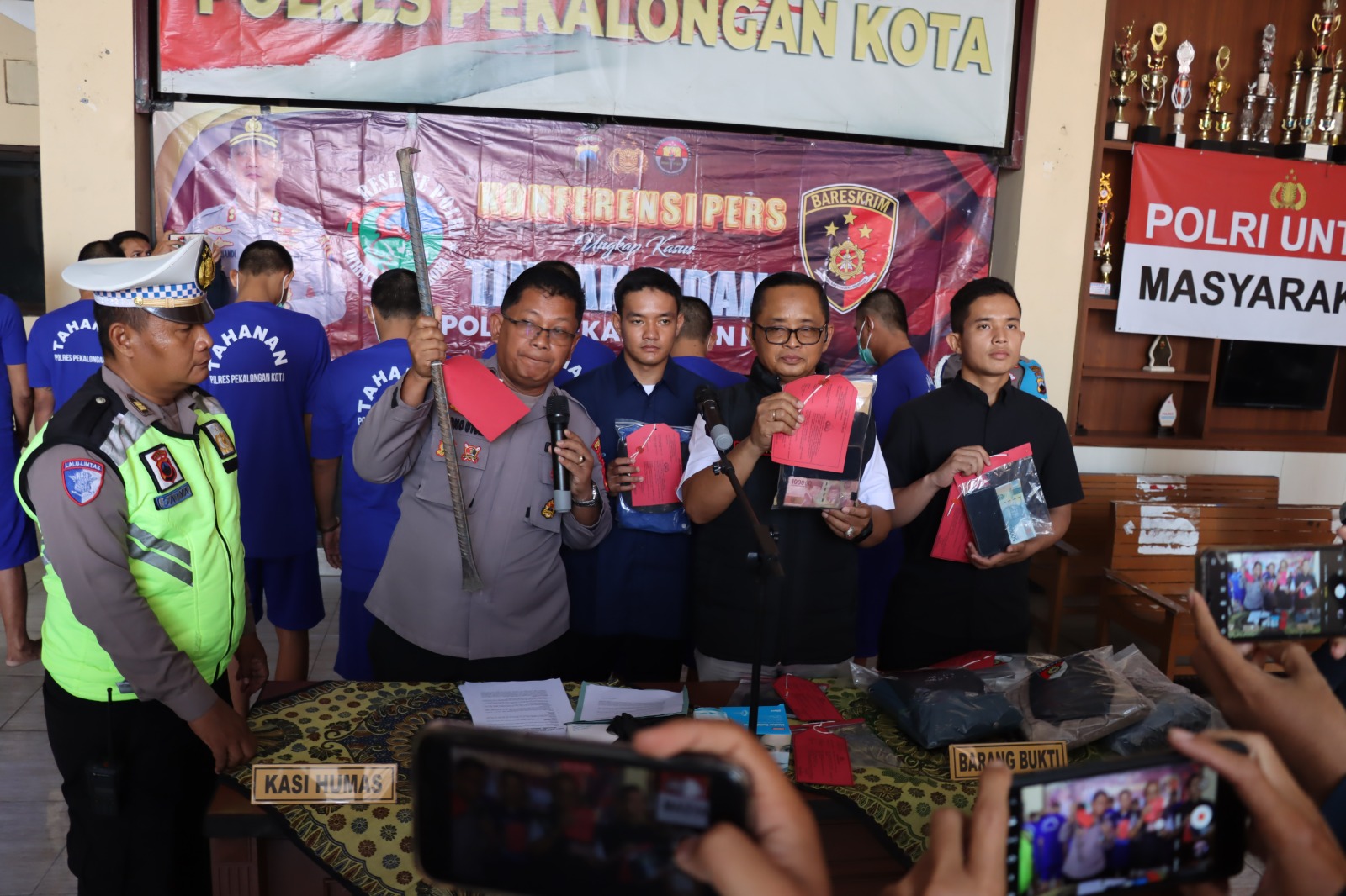 Jajaran Satreskrim Polres Pekalongan Kota Berhasil Ungkap Kasus Currat, 9 Tersangka Diamankan! 9 IMG 20251030 WA0041