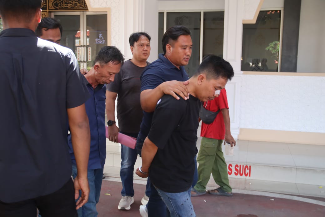 Dua Pelaku Curat Modus Pura-Pura Panggil Korban Diringkus Polsek Banjarharjo Komplotan Pencuri dari Lampung Ditangkap Setelah Rampas Kalung Emas di Banjarharjo 9 IMG 20251031 WA0094