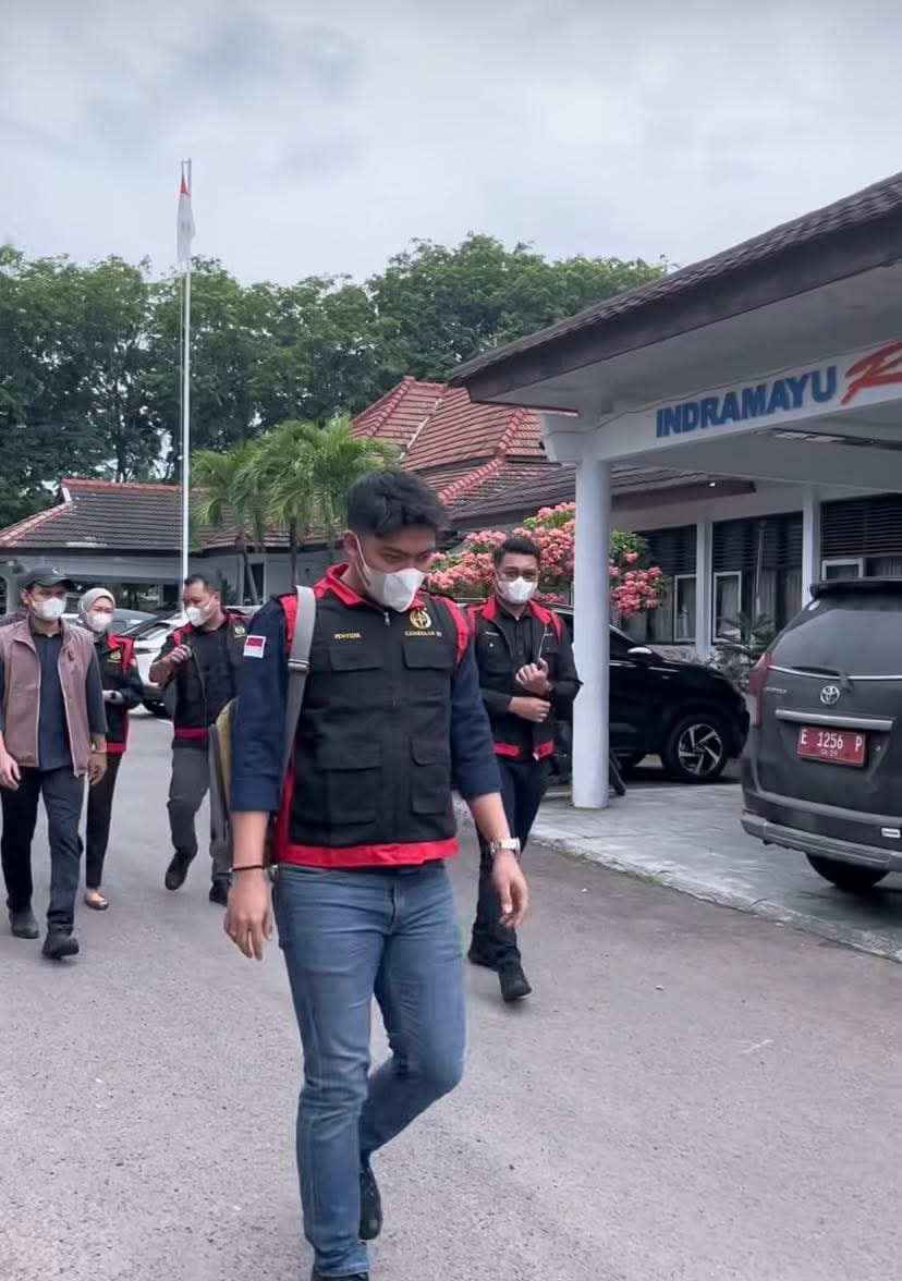 Kejari Geledah Kantor Disdikbud Indramayu Terkait Dugaan Korupsi Program PKBM 12 IMG 20251206 WA0054