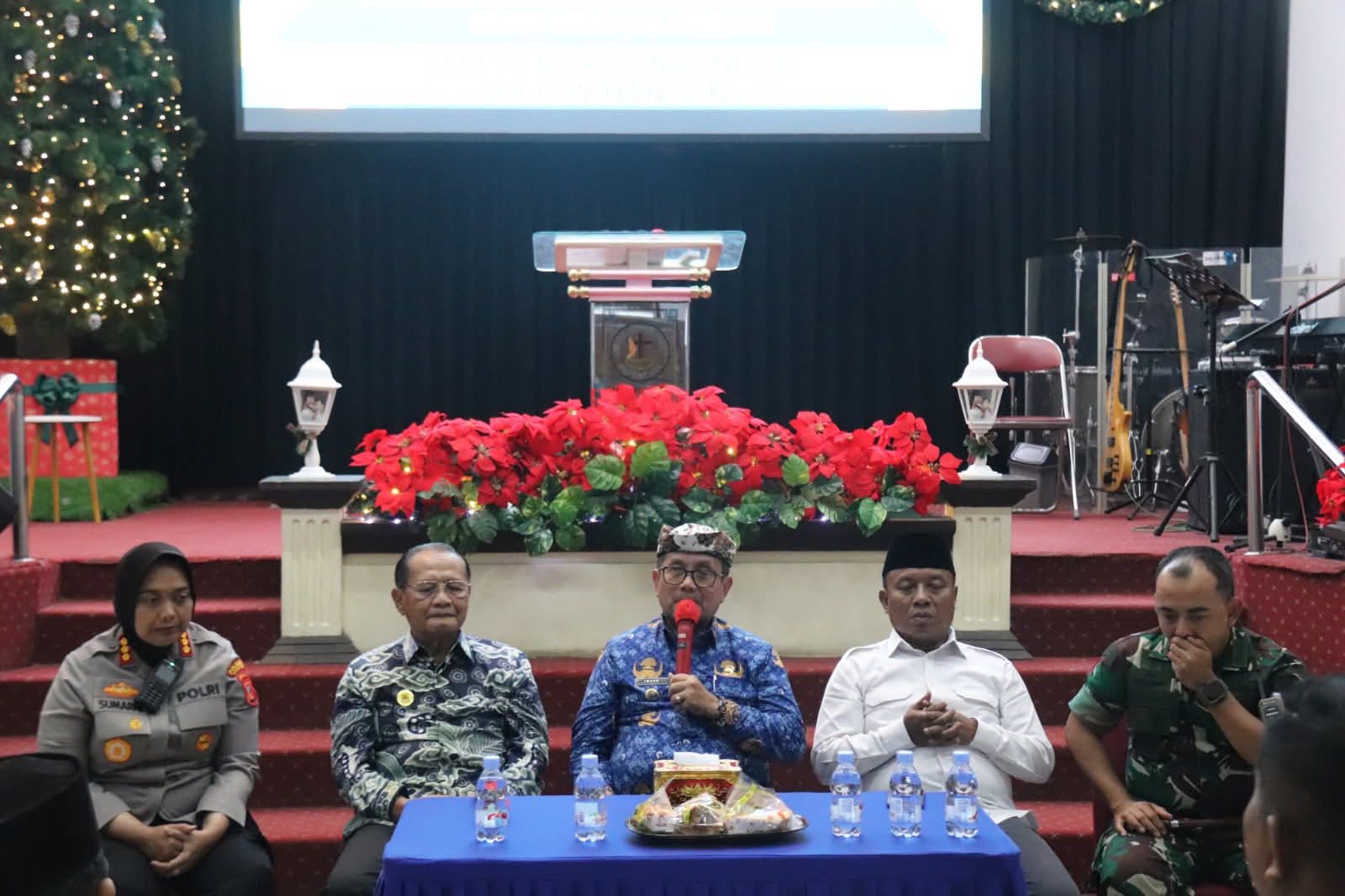 Bupati Cirebon Bersama Forkopimda Tinjau Gereja dan Pospam Jelang Pengamanan Natal 2025 dan Tahun Baru 2026 8 IMG 20251219 WA0015