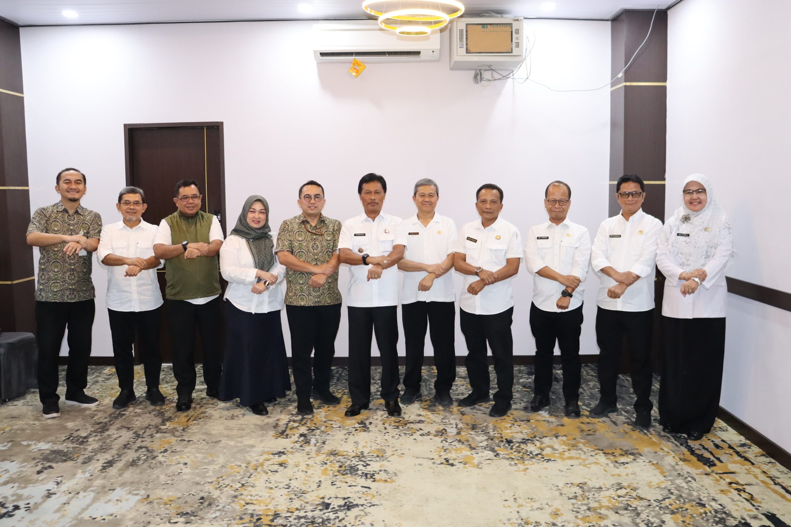 Sinergi dengan BPJS Kesehatan, Pemkot Cirebon Jamin Perlindungan JKN Pekerja Informal di Tahun 2026 9 IMG 20251224 WA0055 scaled
