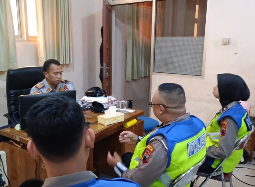 Unit Kamsel Satlantas, Laksanakan Koordinasi Lintas Instansi Antisipasi Banjir Dan Jalan Rusak Di Kota Pekalongan 9 IMG 20260114 WA0048