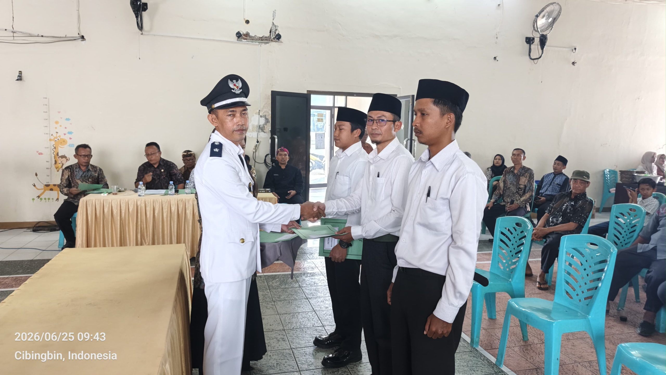 Pemdes Sukamaju Resmi Lantik Muhammad Deden Setia Aji.S.Ag Sebagai Kasipel 11 IMG 20260625 WA0030 scaled