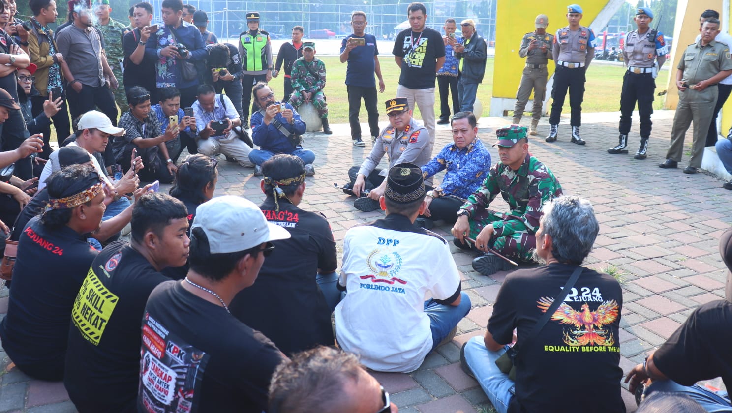 Aksi Damai Forlindo Jaya di Kajen Berlangsung Tertib, Massa Sampaikan Tuntutan Antikorupsi dan Perbaikan Infrastruktur 12 IMG 20260718 WA0000