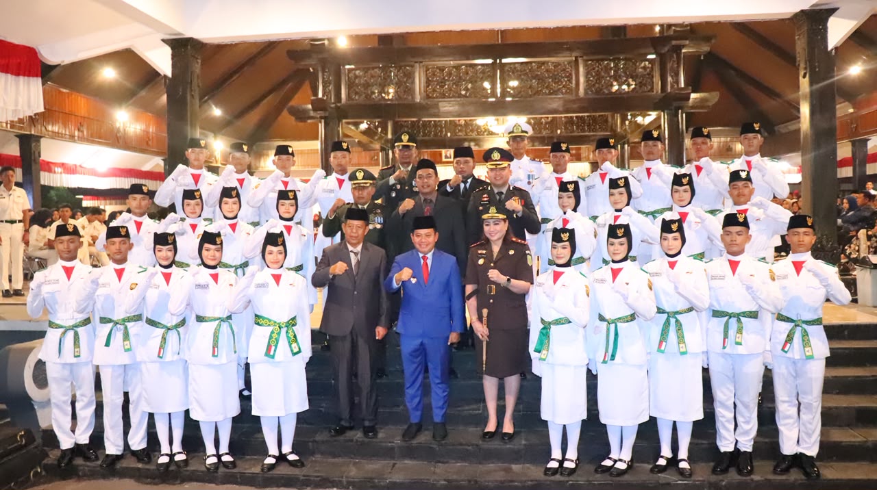 Paskibra Kabupaten Pekalongan 2026 Dikukuhkan, Kapolres Hadiri Prosesi Jelang HUT ke-81 RI 9 IMG 20260816 WA0071