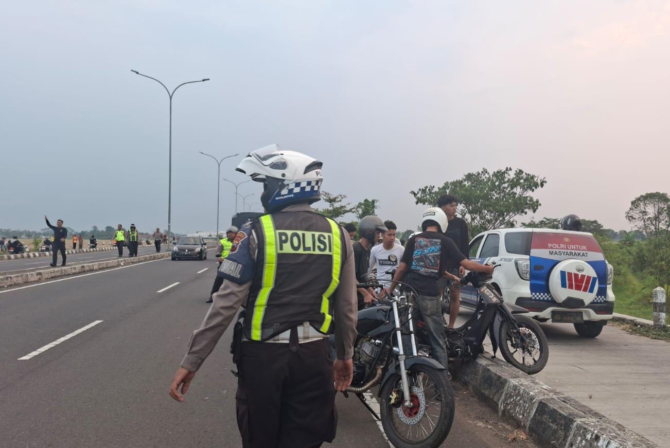 Tertibkan Balap Liar di Jalur Interchange Exit Tol Setono, Satlantas Polres Pekalongan Kota Amankan 45 Kendaraan 11 IMG 20261003 WA0035 1