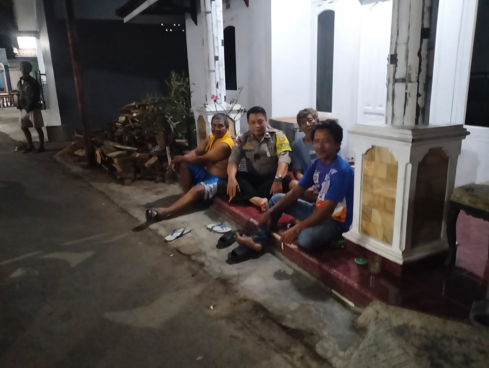 Perkuat Ketertiban Lingkungan dan Evaluasi Poskamling, Jajaran Polsek Ciawigebang dan Polsek Darma Gencarkan Sambang Warga Serta Penilaian Lomba Satkamling 15 IMG 20261015 WA0005