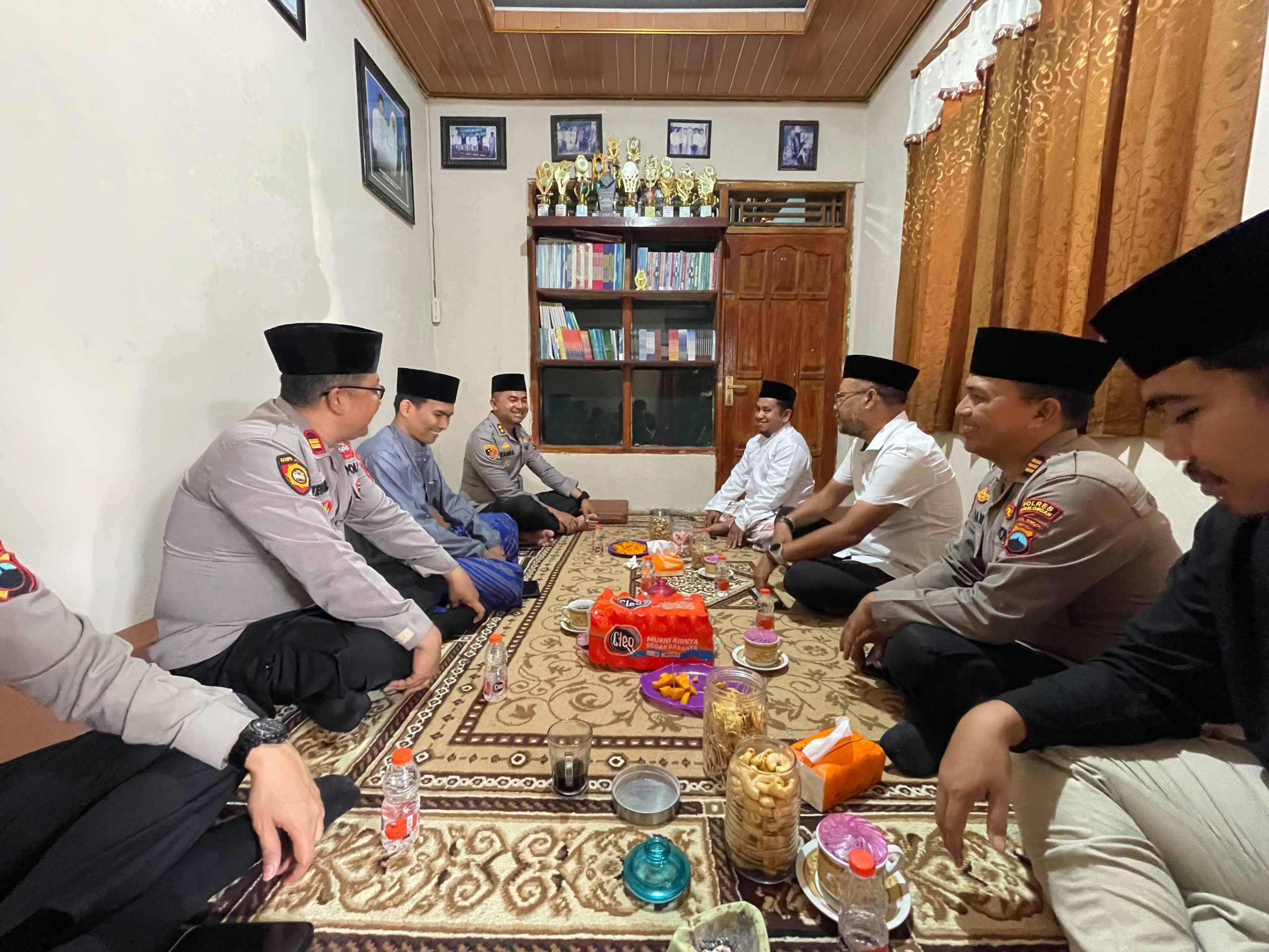 Hangatnya Pertemuan Kapolres Pekalongan dan Ketua FKUB, Bahas Kerukunan Umat Hingga Kondusifitas Daerah 9 IMG 20261018 WA0010 1 scaled