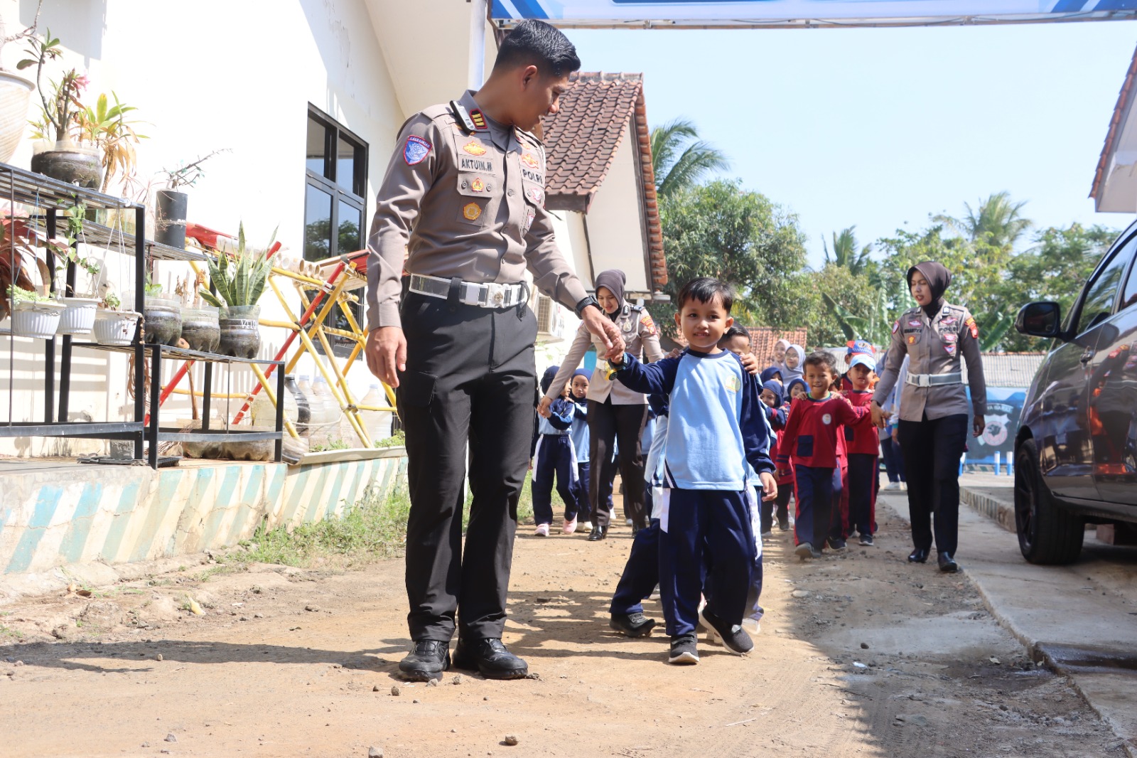 Tanamkan Kedisiplinan Sejak Dini, Sat Lantas Polres Kuningan Sambut Ceria Kunjungan Siswa TKIT dan PAUD 21 IMG 20261020 WA0004