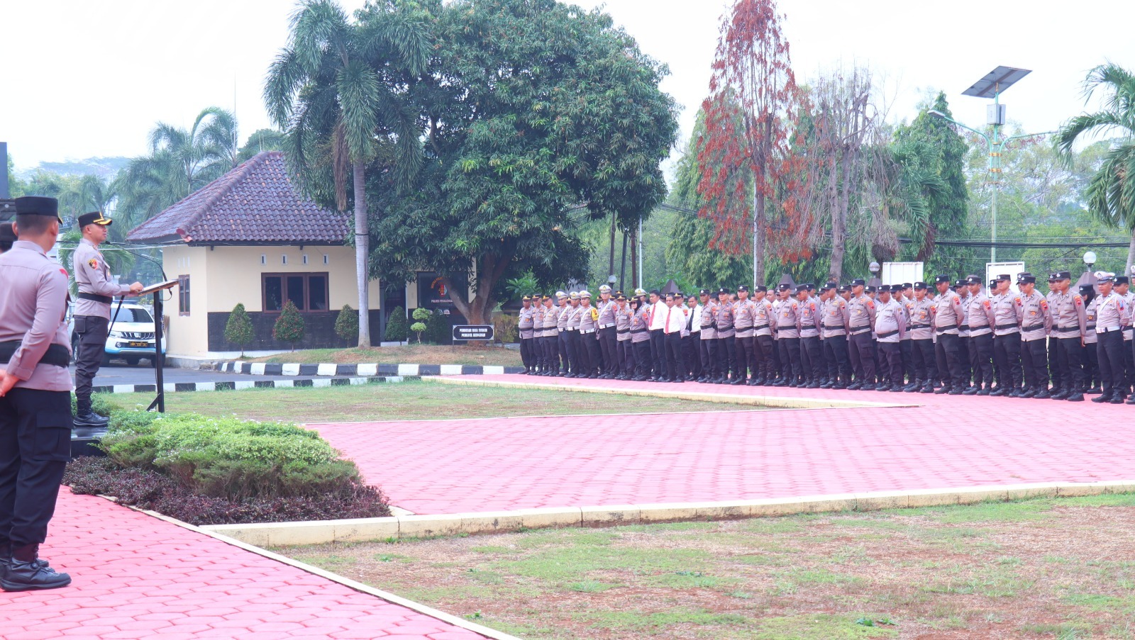 Kapolres Pekalongan Pimpin Upacara Sumpah Pemuda ke-98, Tekankan Patriotisme dan Kepedulian 7 IMG 20261028 WA0038 1